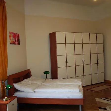 Walking Bed Downtown Budapest